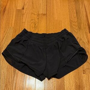 Lululemon Athletica Black Hotty Hots 2.5 inch LR